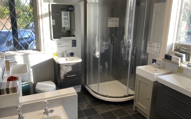 08 - Portsmouth Plumbing Supplies - Bathroom Showroom - Quadrant Shower Enclosure & Vanity Units